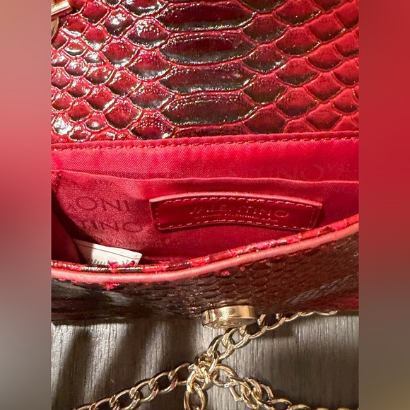 Valentino Bags Audrey red moc croc faux leather clutch bag gold-tone chain strap - Picture 8 of 10